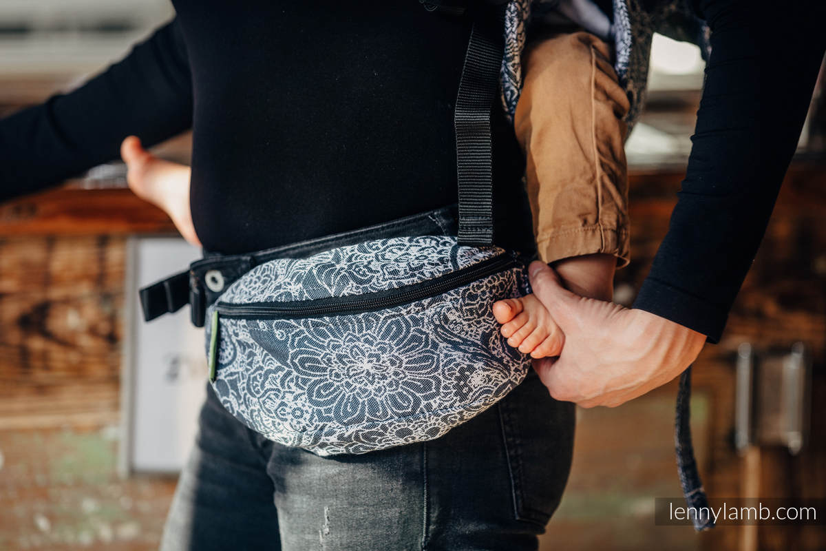Lenny Lamb Waist Bag – Wild Wine Grey & White
