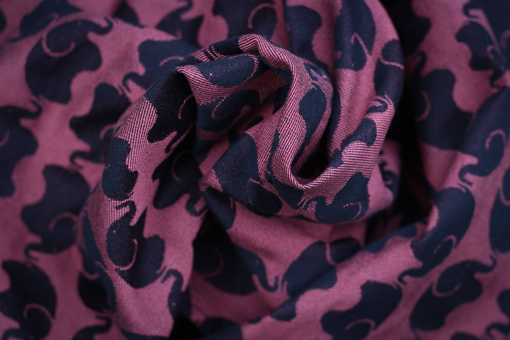 Yaro Elephants Black Corail Repreve Tencel