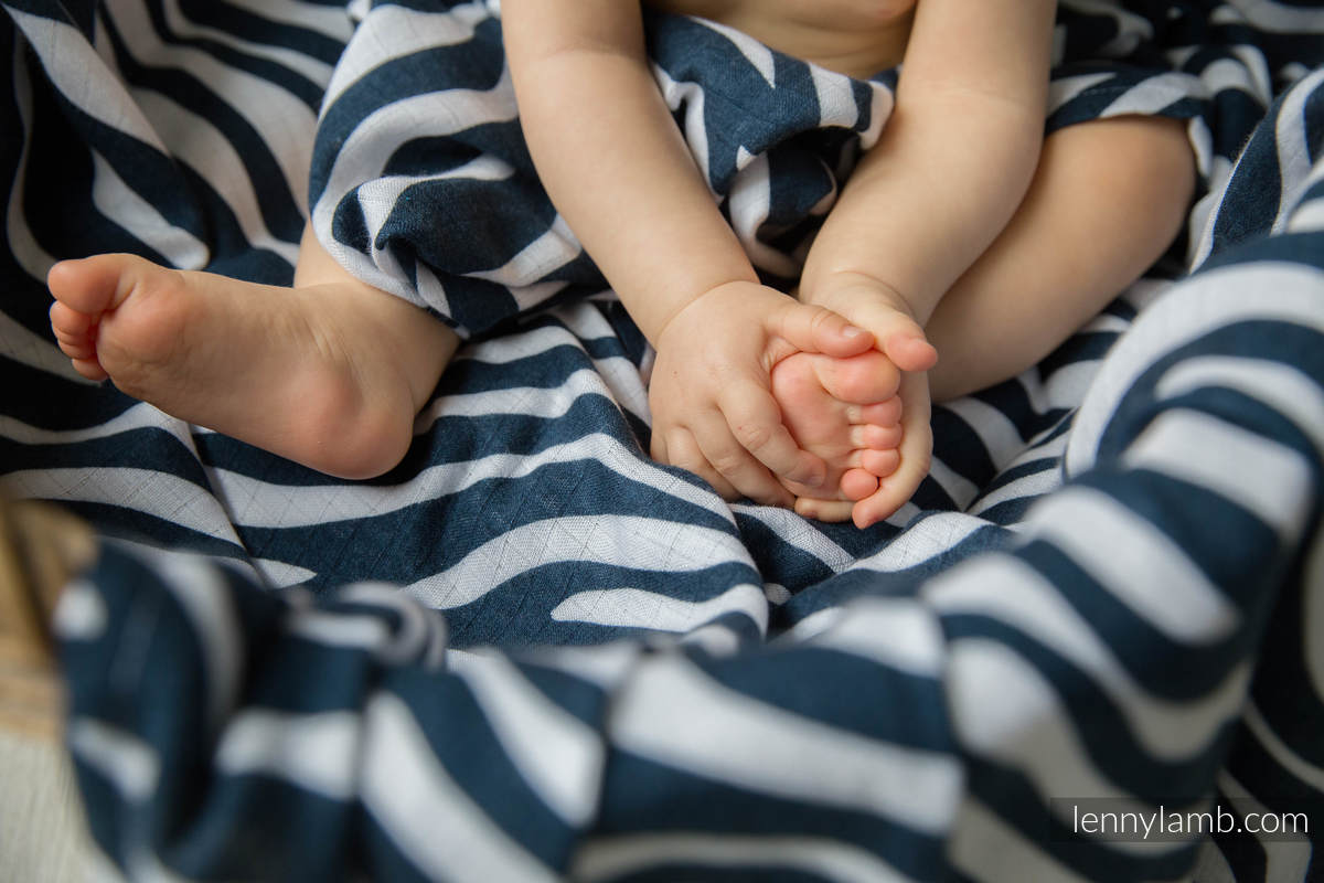 Lenny Lamb - Babyfilt - Zebra Navy Blue & White